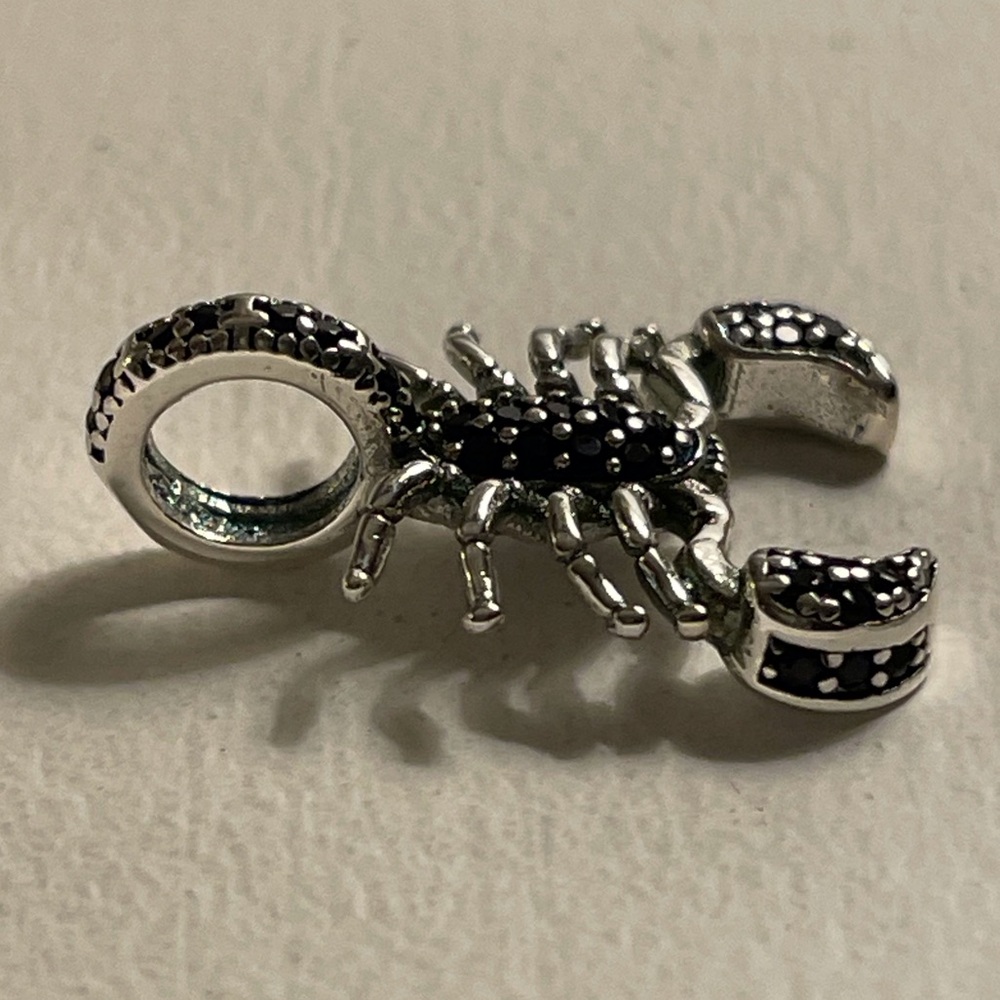 Bracelet Charm Scorpion with Black Rhinestones - Picture 3 of 8